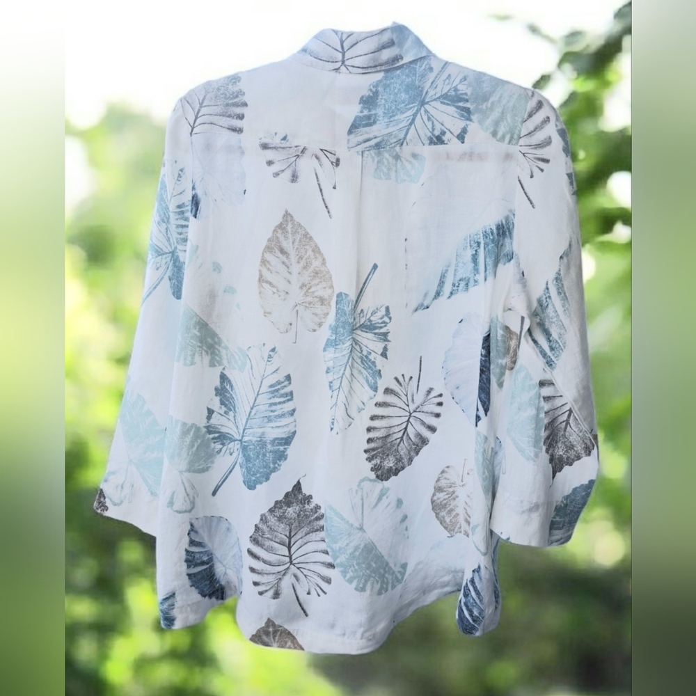 I Linen Lifestyle Elegant Light Gray and Blu Linen Blouse - Picture 2 of 10